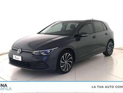 Grigio Usata 2020 VW Golf VIII Life Tre volumi | 16.400 € (Buon prezzo)