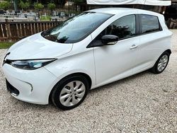 Bianco Usata 2017 Renault Zoe Intens Due volumi | 7950 € (Buon prezzo)