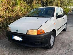 Usata 1999 Fiat Punto Due volumi | 1500 € (Cara)