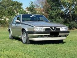 Grigio Usata 1989 Alfa Romeo 75 Tre volumi | 25.000 €