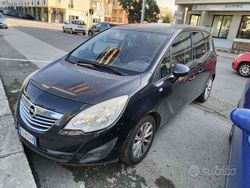 Nero Usata 2013 Opel Meriva Monovolume | 3000 € (Buon prezzo)