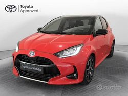 Tokyo fusion bitone Usata 2021 Toyota Yaris Hybrid Tre volumi | 17.900 € (Molto cara)