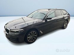 Grigio metallizzato Usata 2022 BMW 520 Station wagon | 27.900 € (Super prezzo)