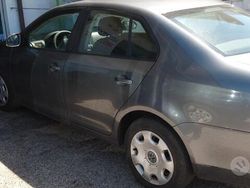 Grigio Usata 2006 VW Jetta Tre volumi | 3500 €