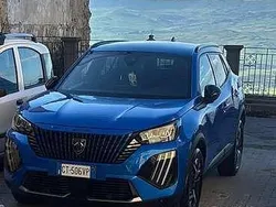 Blu/azzurro Usata 2024 Peugeot 2008 Allure SUV | 23.500 € (Molto cara)