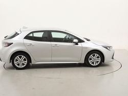 Usata 2022 Toyota Corolla Hybrid Business Edition Tre volumi | 17.690 € (Buon prezzo)