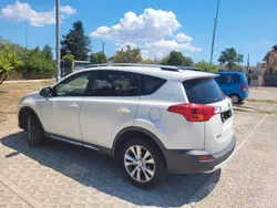 Usata 2015 Toyota RAV4 Style SUV | 12.500 € (Buon prezzo)