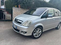 Grigio Usata 2009 Opel Meriva Monovolume | 3200 € (Molto cara)