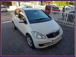 Bianco Usata 2010 Mercedes A160 Elegance Tre volumi | 2500 € (Ottimo prezzo)
