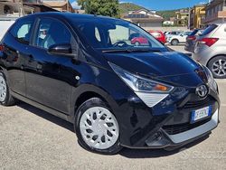 Nero Usata 2021 Toyota Aygo Connect Style Due volumi | 10.700 € (Buon prezzo)
