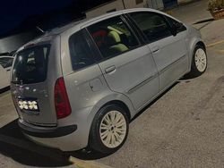 Grigio Usata 2005 Lancia Musa Monovolume | 2100 € (Buon prezzo)