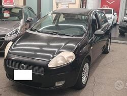 Grigio Usata 2006 Fiat Grande Punto Dynamic Due volumi | 1500 € (Buon prezzo)