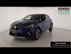 Blu scuro Usata 2024 Renault Captur Techno SUV | 17.990 € (Ottimo prezzo)