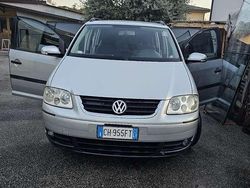 Usata 2004 VW Touran Monovolume | 2800 € (Cara)