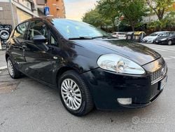 Nero Usata 2010 Fiat Punto Tre volumi | 1990 € (Ottimo prezzo)