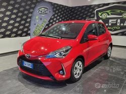 Rosso Usata 2019 Toyota Yaris Lounge Tre volumi | 8990 € (Super prezzo)