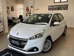 Bianco Usata 2018 Peugeot 208 Allure Due volumi | 7800 € (Ottimo prezzo)