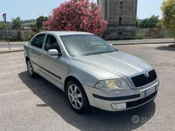 Grigio Usata 2006 Skoda Octavia Tre volumi | 1700 € (Buon prezzo)