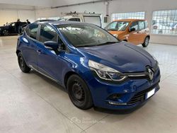 Blu metallizzato Usata 2019 Renault Clio IV Business Tre volumi | 7900 € (Ottimo prezzo)