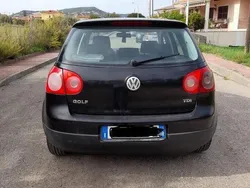 Usata 2004 VW Golf V Tre volumi | 2500 € (Buon prezzo)