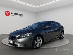 Grigio Usata 2014 Volvo V40 Momentum Tre volumi | 8400 € (Molto cara)