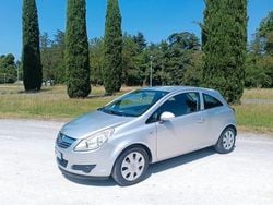 Grigio Usata 2009 Opel Corsa Enjoy Tre volumi | 3200 € (Buon prezzo)