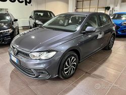 Grigio Usata 2024 VW Polo Style Tre volumi | 18.500 € (Buon prezzo)