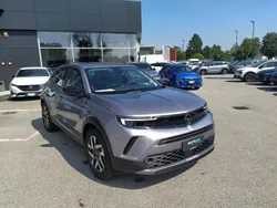 Kontrast grey Nuova 2024 Opel Mokka-e Elegance SUV | 28.500 € (Buon prezzo)