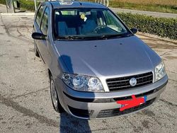 Grigio Usata 2004 Fiat Punto Tre volumi | 2400 €