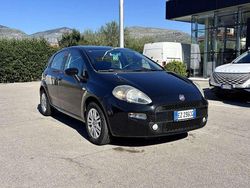 Nero Usata 2015 Fiat Punto Lounge Tre volumi | 7500 € (Molto cara)