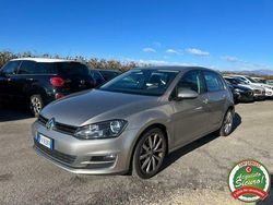 Grigio Usata 2015 VW Golf VII Highline Tre volumi | 16.450 € (Molto cara)