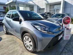 Grigio Usata 2025 Toyota Aygo X Active SUV | 15.450 € (Buon prezzo)