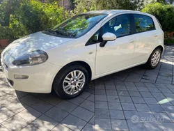 Usata 2015 Fiat Punto Sport Due volumi | 4999 € (Buon prezzo)