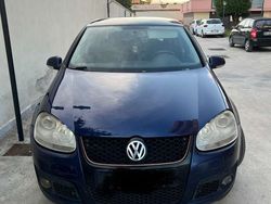 Usata 2007 VW Golf V Comfortline Tre volumi | 2200 € (Buon prezzo)
