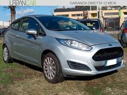 Grigio Usata 2013 Ford Fiesta Tre volumi | 6300 € (Buon prezzo)