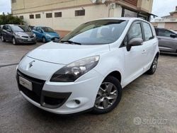 Bianco Usata 2011 Renault Scénic III Monovolume | 3300 € (Buon prezzo)