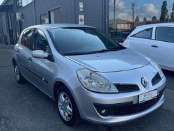 Grigio Usata 2005 Renault Clio II Luxe Tre volumi | 3300 € (Molto cara)