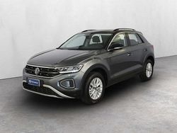 Indium grey metallizzato nero Usata 2024 VW T-Roc Life SUV | 26.900 € (Buon prezzo)