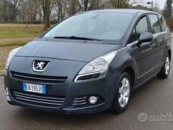 Grigio Usata 2010 Peugeot 5008 Business-Line Monovolume | 3500 € (Buon prezzo)