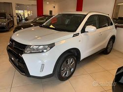 Bianco Usata 2024 Suzuki Vitara Cool SUV | 24.500 € (Cara)