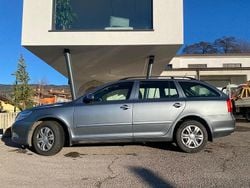 Argento Usata 2012 Skoda Octavia Elegance Station wagon | 5200 € (Buon prezzo)