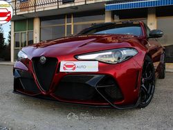 Rosso rubino Usata 2022 Alfa Romeo Giulia Tre volumi | 218.000 €