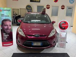 Rosso Usata 2009 Ford Fiesta Titanium Tre volumi | 3500 € (Buon prezzo)