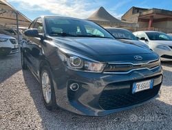 Grigio Usata 2017 Kia Rio Tre volumi | 8900 € (Buon prezzo)
