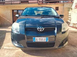Usata 2007 Toyota Auris Tre volumi | 2500 € (Buon prezzo)