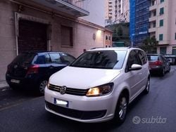 Bianco Usata 2013 VW Touran Business Monovolume | 9800 € (Molto cara)