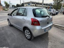 Grigio Usata 2007 Toyota Yaris Sol Tre volumi | 3300 € (Buon prezzo)