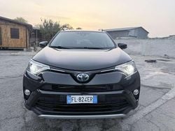 Usata 2017 Toyota RAV4 Hybrid SUV | 15.990 € (Buon prezzo)