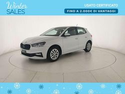 Bianco luna metallizzato Usata 2022 Skoda Fabia Ambition Tre volumi | 13.900 € (Buon prezzo)
