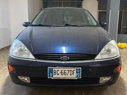Blu Usata 2000 Ford Focus Ghia Station wagon | 950 € (Buon prezzo)